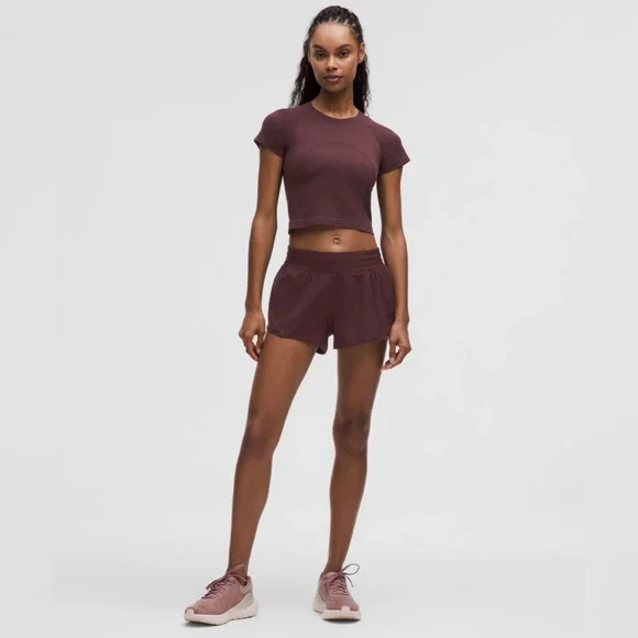 Lululemon Hotty Hot High-Rise Lined Short 2.5” - Goodnight Plum, Size 4 - Picture 2 of 6